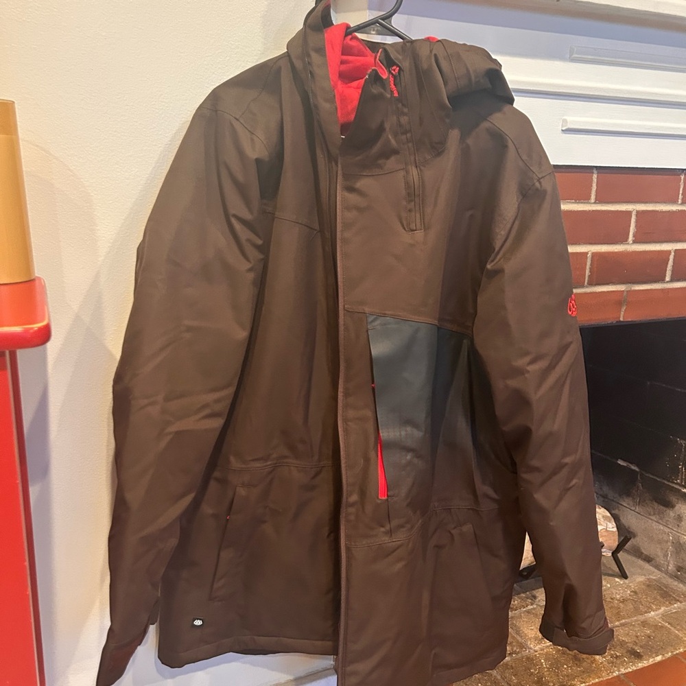 Men’s large 686 Stylish Brown infiDRY waterproof Jacket with Red Accents